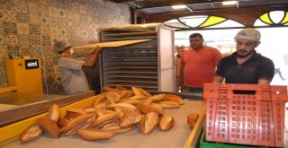 (Özel) Ekmeği 1 Lira Yaptı, İşleri Yüzde 40 Arttı