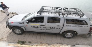 Beyşehir Gölünde Paraşütle Nefes Kesen Eğitim Tatbikatı