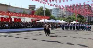 Asker, Diyarbakır Sokaklarını İnletti