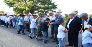 Başkan Albayrak, Kurban Bayramını Vatandaşla Kutluyor