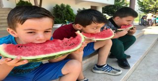 İmamın, Camide Yaptığı İkramlar Kuran Kursuna İlgiyi Arttırdı