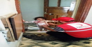 Kızılaydan İhtiyaç Sahibi Ailelere Gıda Yardımı