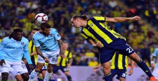 Spor Toto Süper Lig: Fenerbahçe: 0 - Medipol Başakşehir: 0 (İlk Yarı)