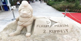 Forum Mersin, Kumdan Heykellerle Ziyaretçilerini Büyüledi