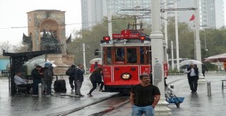 Kestane Karası Fırtınası İstanbulda Etkili Oluyor