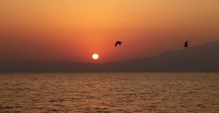 Gün Batımı Van Gölünde İzlenir