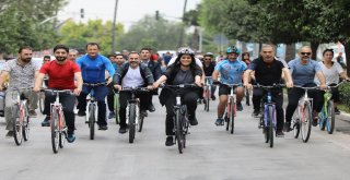 Jülide Sarıeroğlu Pedal Çevirdi