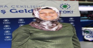 İlk Kez Ev Sahibi Olmanın Mutluluğunu Yaşadılar