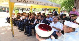 Belediye Başkanı Tahmazoğlu, Bayramı Vatandaşlarla Geçirdi