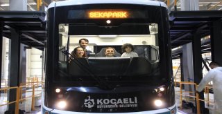 Tramvay Aşığı Küçük Ali Osmana Sürpriz Doğum Günü Hediyesi