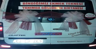 Servis Minibüsünü Gelin Arabası Yaptı