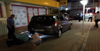 (Özel) Otomobilin Motorunda Sıkışan Yavru Kediye Çifte Kurtarma Operasyonu