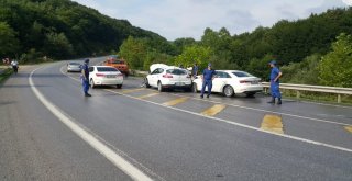 İzmit-Kandıra Yolunda İki Otomobil Çarpıştı: 3 Yaralı
