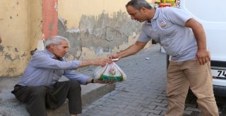 Belediyenin Yetiştirdiği Üzümler Yoksulların Sofrasına Gidiyor
