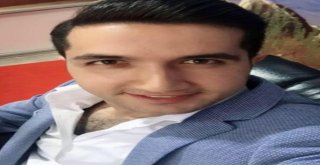 Genç Asteğmen, Otomobiliyle Çarptığı Köpeği Yol Kenarına Taşırken Bir Başka Otomobilin Altında Kalarak Can Verdi