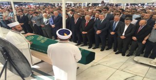 Tbmm Başkanı Binali Yıldırım Dayısının Eşinin Cenaze Törenine Katıldı