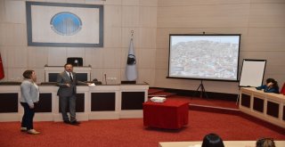 Başkan Tiryakiden Yabancı Öğrencilere Yerel Yönetimler Dersi