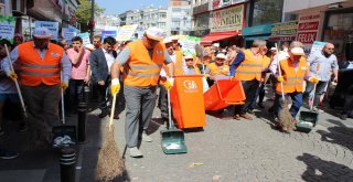 Abdürrahim Albayrak Fırça Faraşla Sokakları Süpürdü