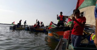 İsrailin Ablukasını Kırmak İçin Onlarca Tekne Gazze Limanından Yola Çıktı