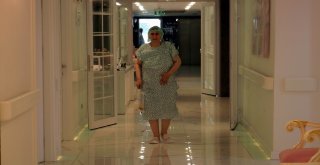 (Özel) 54 Yaşındaki Kadının Karnından 25 Kilogram Kitle Çıktı