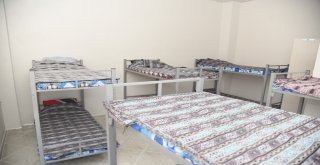 Bu Kurbanlık Pazarı Hem Alıcıları Hem De Satıcıları Memnun Ediyor