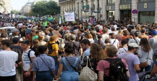 Fransızlar Küresel Isınmaya Dur Demek İçin Sokağa Döküldü