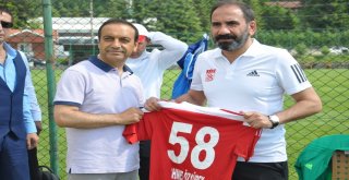 Özyürekten Sivasspora Destek