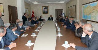 Vali Azizoğlu: “Muhtarlar Devlet İle Vatandaş Arasındaki Bağdır”