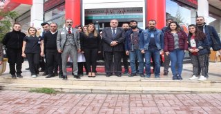 Vanda ‘Hasta Hakları Gününü Çiçek Vererek Kutladılar