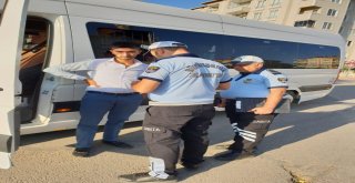 Zabıtalar Okul Servislerini Denetliyor