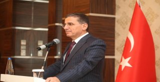 Vali Topacadan Tayini Çıkan Vali Yardımcıları Ve Kaymakamlara Veda Yemeği