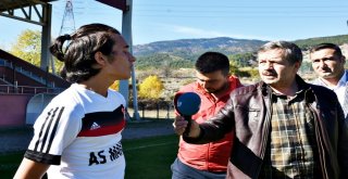 Lösemili Çocuklar Haftasına Dikkat Çekmek İçin Futbolcular Sahaya Maskeyle Çıktı