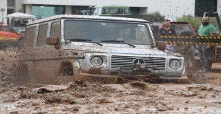 Başkan Böcek, Hobi Festte Off-Road Yaptı..