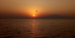 Gün Batımı Van Gölünde İzlenir