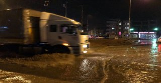 Nusaybinde Sağanak Yağış Hayatı Olumsuz Etkiledi