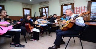 Geleceğin Picassoları, Neşet Ertaşları Yetişiyor