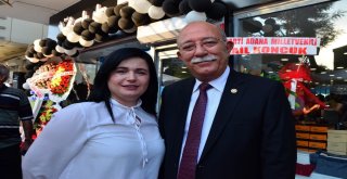 Kadın Girişimci, Erkeksen Gel Sloganı İle Erkek Giyim Mağazası Açtı