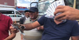 Dolmuşçular Dolar Bozduran Vatandaşlardan Bayrama Kadar Ücret Almayacak