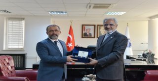 Kuveyt Büyükelçisi El-Zevaviden Rektör Savaşana Ziyaret