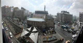 Erzurumda Sağanak Sele Dönüştü