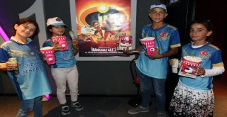 İpekyolu Belediyesi Öksüz Ve Yetim Çocukları Sevindirdi