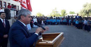 Karsta Güneş Altında Kalan Öğrencileri Vali Doğan Kurtardı