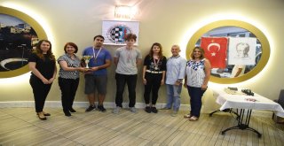 Avcılarda Şah-Mat Yarışı