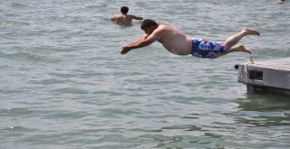 Çıldır Gölü Ege Sahillerini Aratmıyor