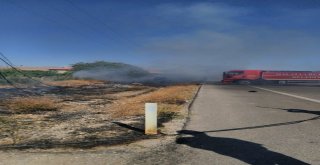 Elektrik Direğine Çarpan Araç Yandı: 5 Yaralı