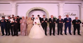 Cumhurbaşkanı, Furkan Ve Beyza Çiftinin Nikah Şahidi Oldu