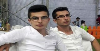 Denizde Boğulan Kardeşler Ve Kuzenine Gözyaşı
