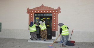 Seyitgazide Camiler Periyodik Olarak Temizleniyor