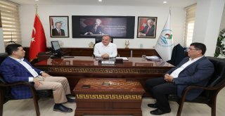 Akdeniz Belediyeler Birliği Başkanı Tütüncü, Başkan Gürlesini Ziyaret Etti