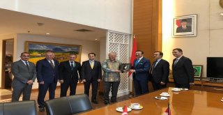 Gso Yönetim Kurulu Başkanı Ünverdi, Tobb Heyetiyle Endonezyada